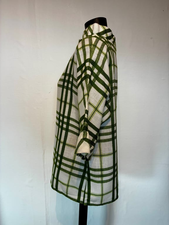 Trine-bluse med grønne tern billede 3