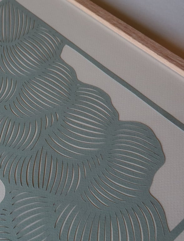 A3, papercut, skyblågrå, indrammet  (3)