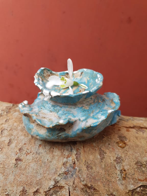 Lille håndformet skulpturel holder 