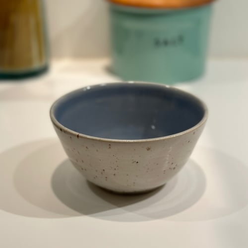 Skål råhvid med nister, lyseblå 13 (2)