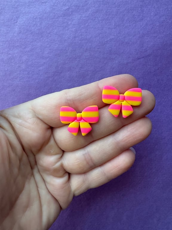 #1 Gule/pink stribede sløjfer