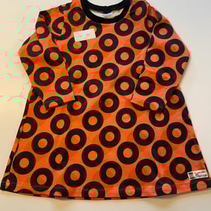 Kjole med lange ærmer. Størrelse 86 – produktbillede