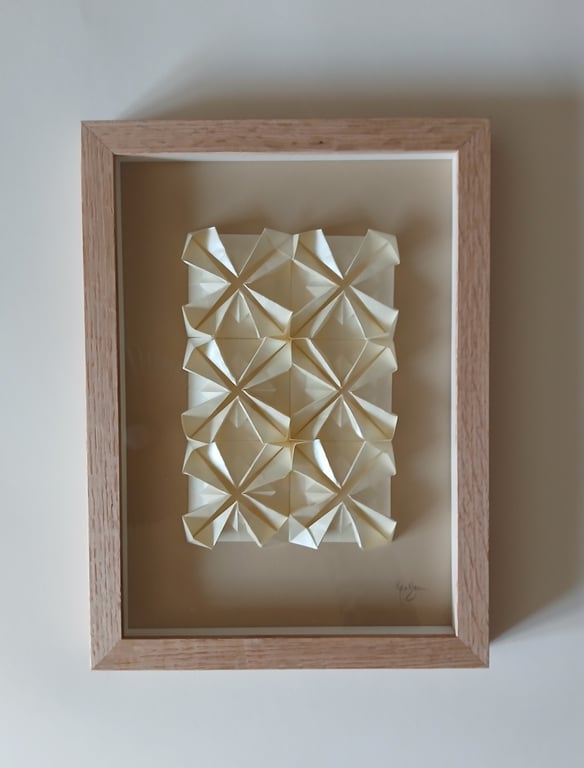 A4, Foldet værk, indrammet 