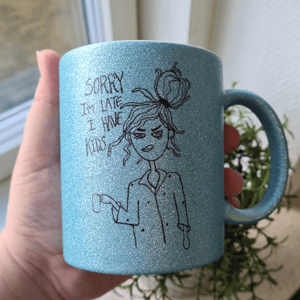 Krus: sorry Im late I have kids Lys blå Glimmer – produktbillede