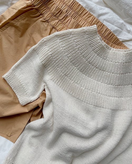 Kit: Anker Tee i Elise garn PetiteKnit (inkl. trykt opskrift)