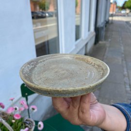 Hånddrejet keramik tallerken - lille