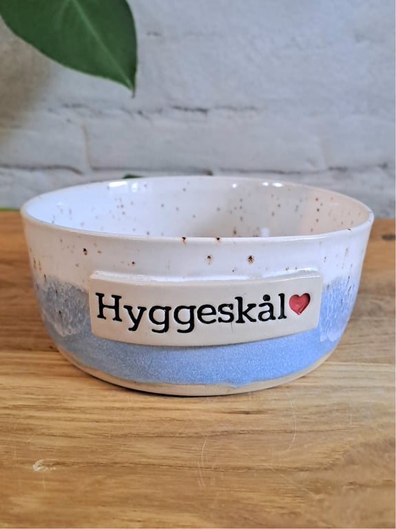 Hyggeskålen er 15 cm i diameter og 6 cm høj