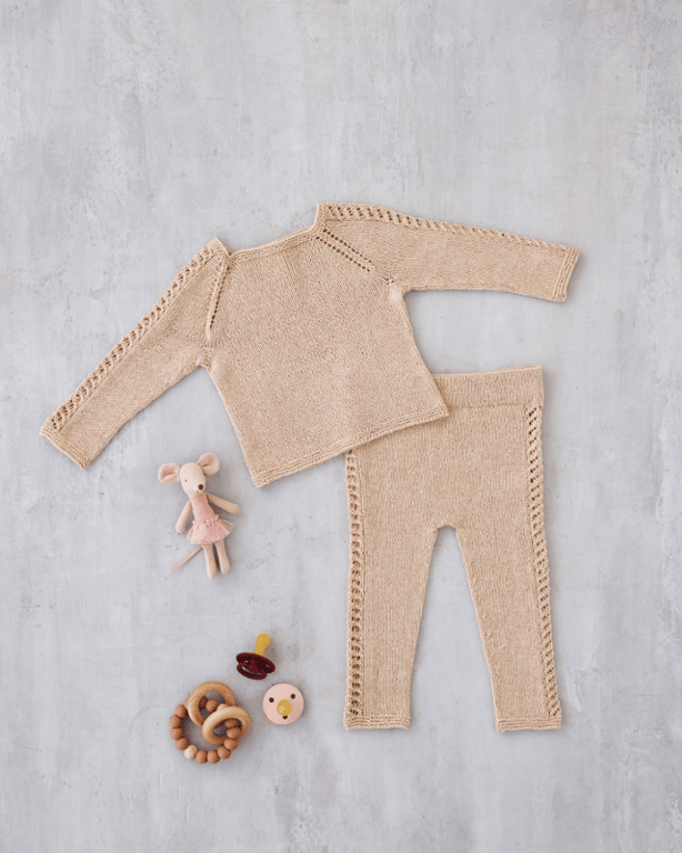 Kit: Babykjole med hulmønster  (4)