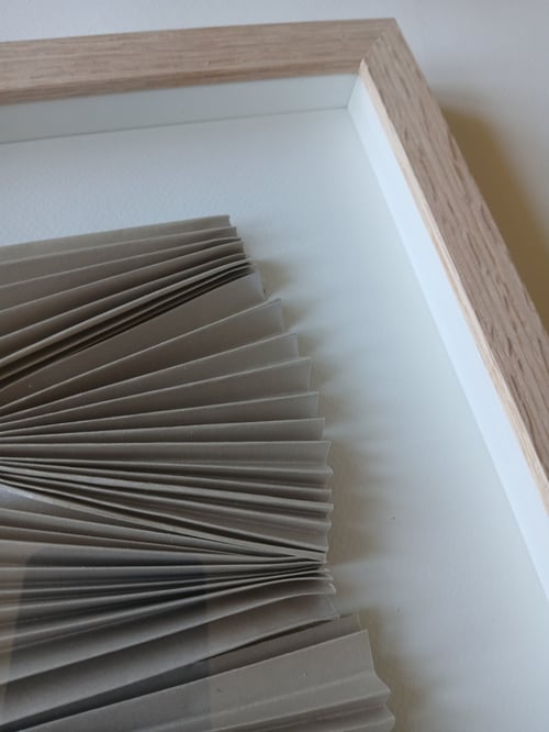 A4 relief, indrammet 