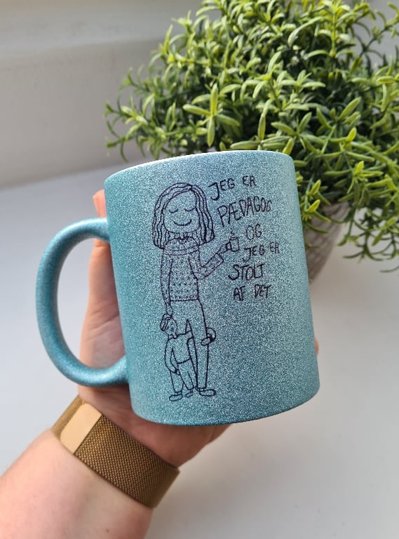 Krus: Jeg er pædagog og jeg er stolt af det Lys Blå Glimmer