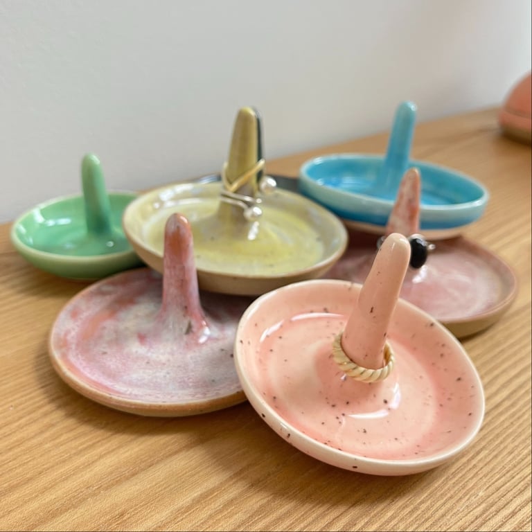 Ring dish - håndlavet smykkeskål til ringe billede 2