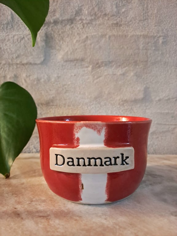 Danmarksskålen er 11,5 cm i diameter og 7 cm høj