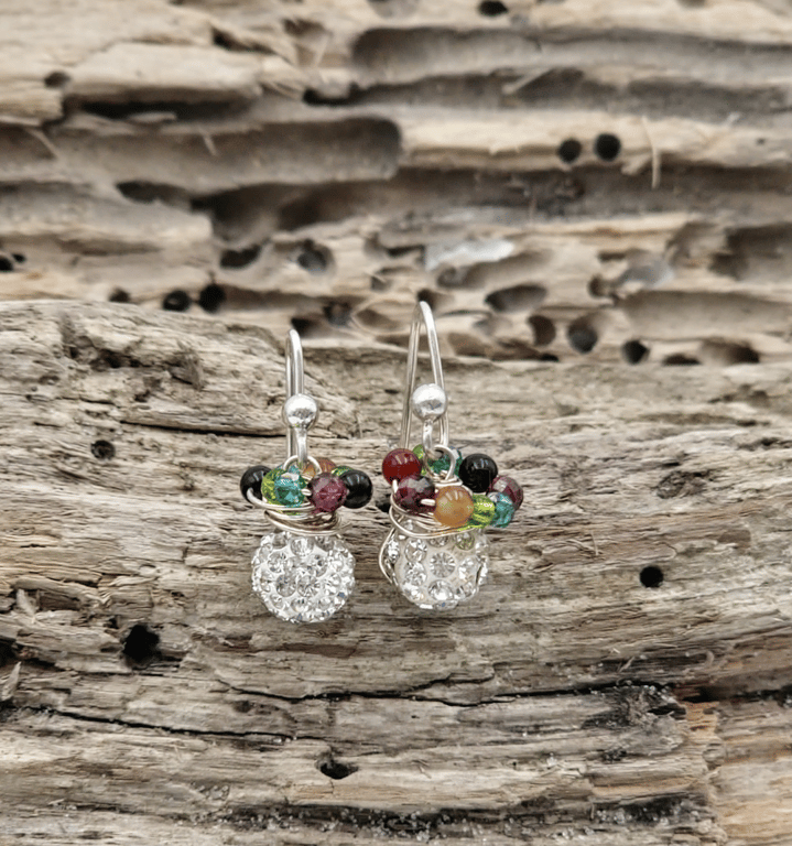 Ørekroge med resin krystal kugler og agat.