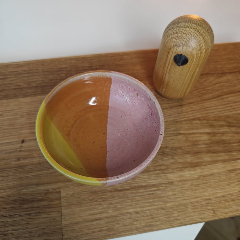 Lyserød/gul skål billede 3
