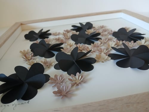 30x30cm "blomstermark", indrammet 