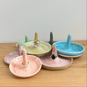 Ring dish - håndlavet smykkeskål til ringe – produktbillede
