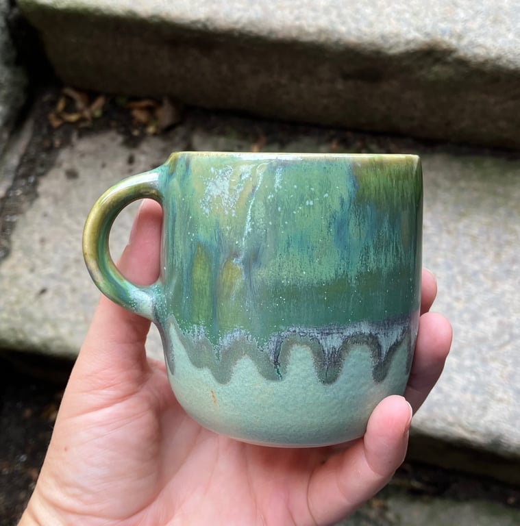 Hånddrejet kop med hank billede 4