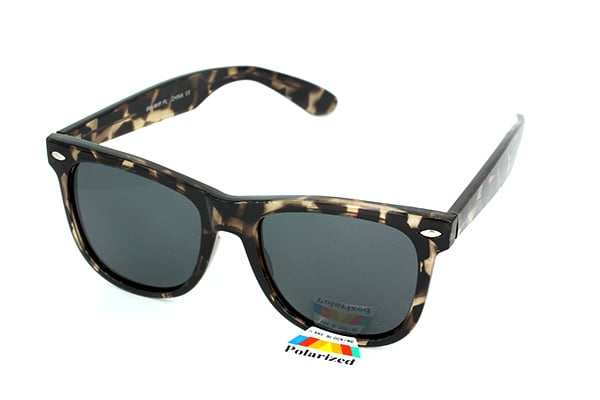 Wayfarer -tyyliset Polaroid -aurinkolasit