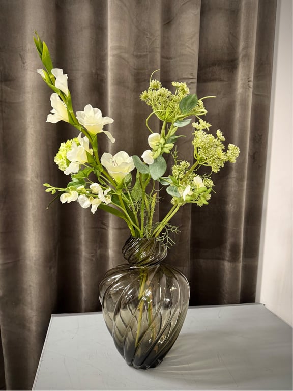 Mix af stilke med. Bla. Gladiolus  billede 3