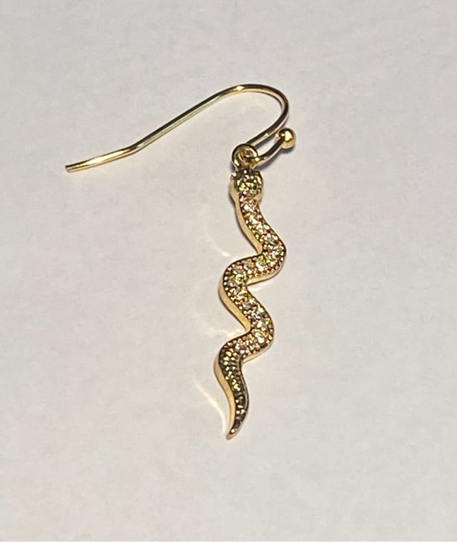 En Enkelt ørering med simili slange billede 3