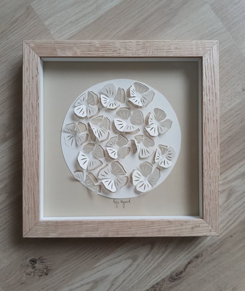 20x20, 3D papercut, beige, indrammet 