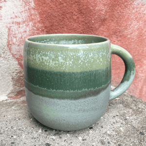 Hånddrejet kop med hank  – produktbillede