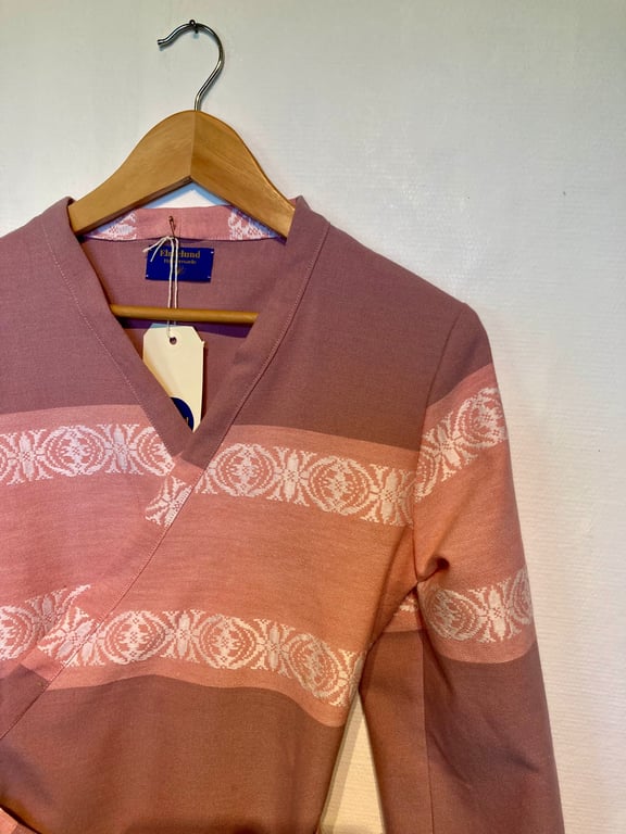 Winnie-bindebluse i støvet rosa billede 5