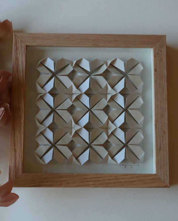 20x20cm foldet papirværk, Indrammet  (2)