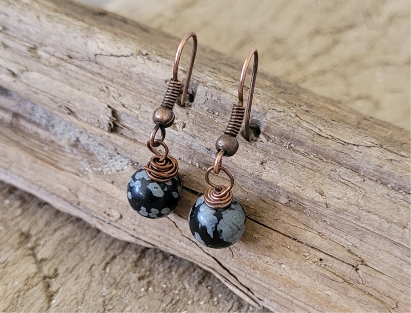 Ørekroge med snowflake perler.