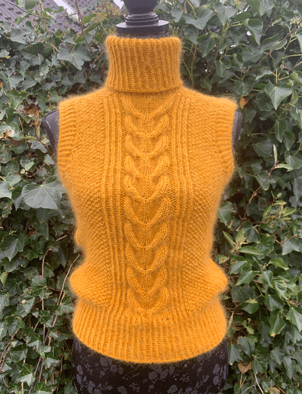 Petrines rullekravevest billede 2