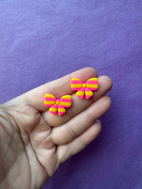 #3 Gule/pink stribede sløjfer