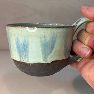 Kop med løbe hjerter. 280 ml. H: 7 cm – produktbillede