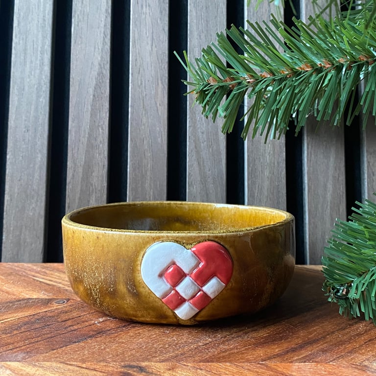 Skål med julehjerte S brun