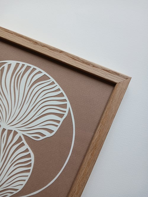 20x20cm papercut, nougat, indrammet