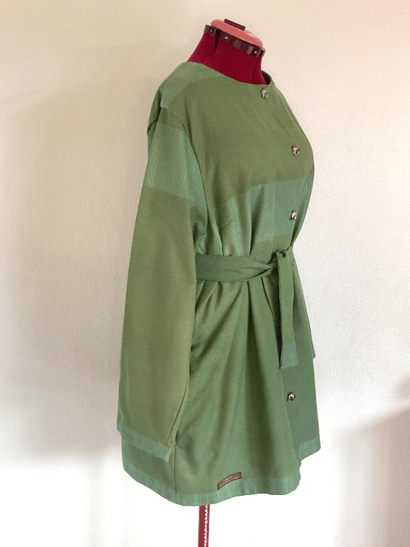 Klassisk frakke i flaskegrøn billede 2