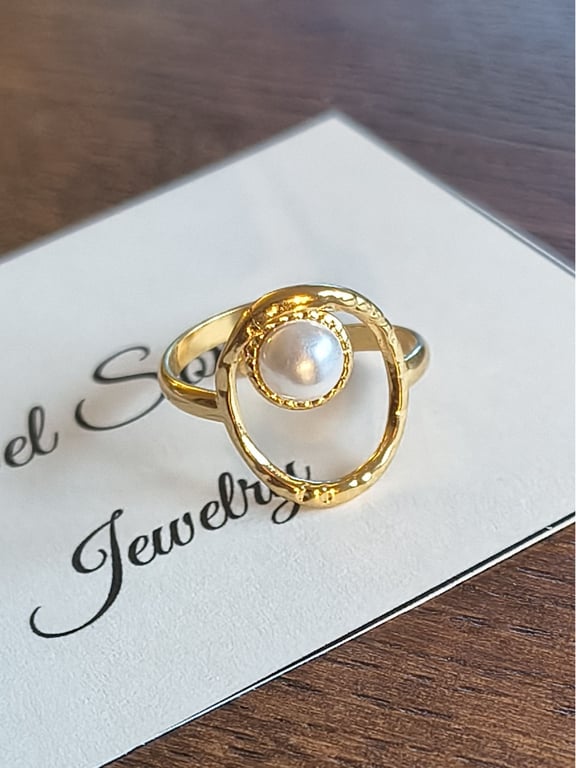 Pearl ring / justerbar, kirurgisk stål forgyldt