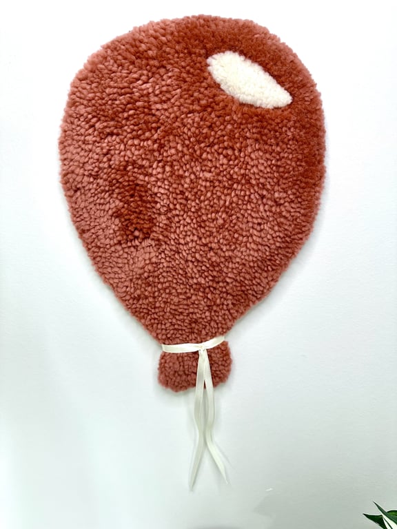 Tuftet farverig ballon (stor)- Håndlavet vægkunst i 100% uld. billede 3