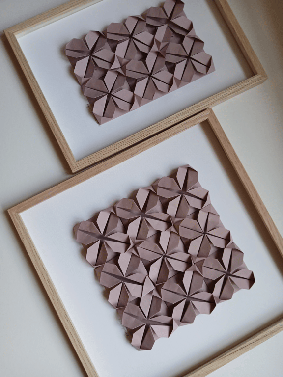 30x30cm foldet papirværk, gammelrosa, indrammet billede 3