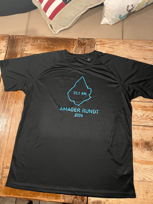 T-shirts unisex 2024 blå logo 21,1 km   (2)