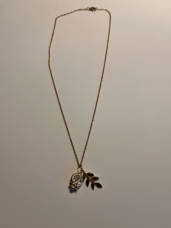 Halskæde med forgyldt blad og flot glas pendant. billede 4