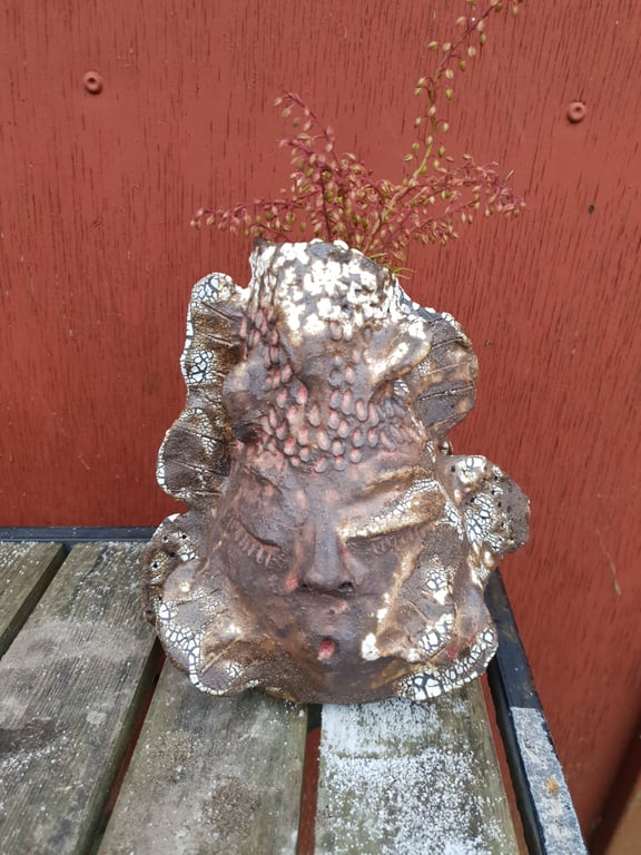 Syngende skulpturel vase  billede 4