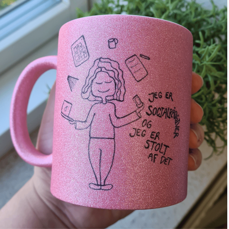 Krus: Jeg er socialrådgiver og jeg er stolt af det Pink Glimmer billede 4