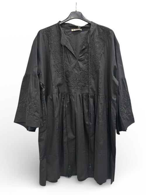 Rosa cotton Tunic, Black w broderi. Onesize 36-46. (2)