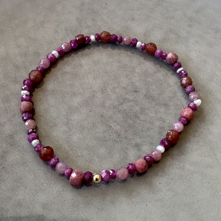 Rubin armbånd 2-4 mm billede 2