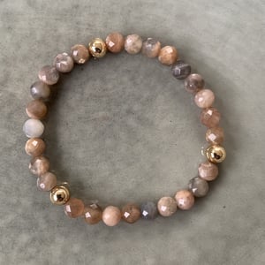 Sort solsten armbånd 6mm – produktbillede