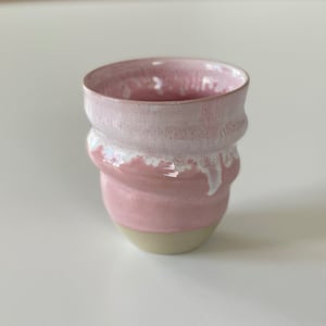 Kop, Cortado - spiraldrejet, lyserød/cremehvid – produktbillede