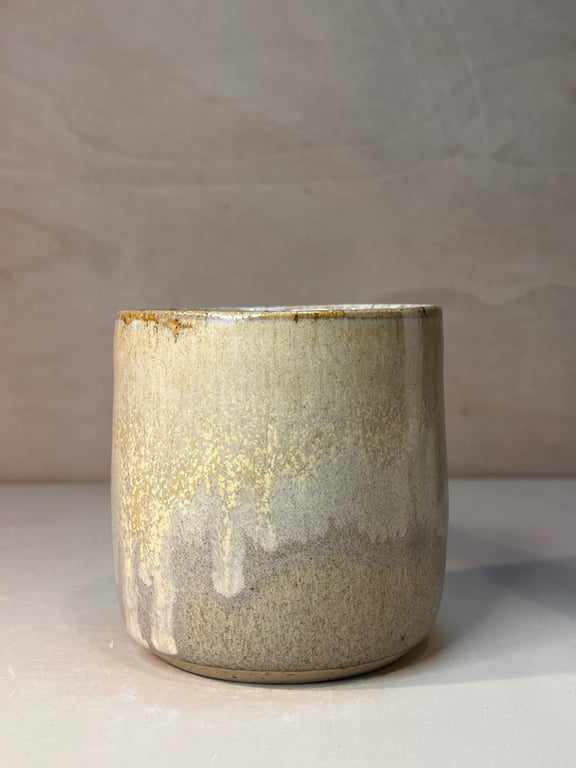 Kop. 310 ml. H: 8 cm