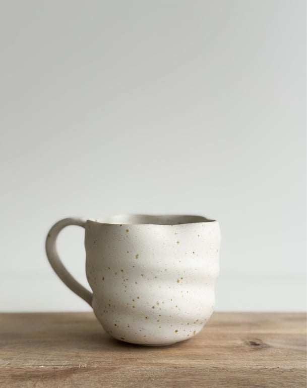 Bølgekop med hank - hvid