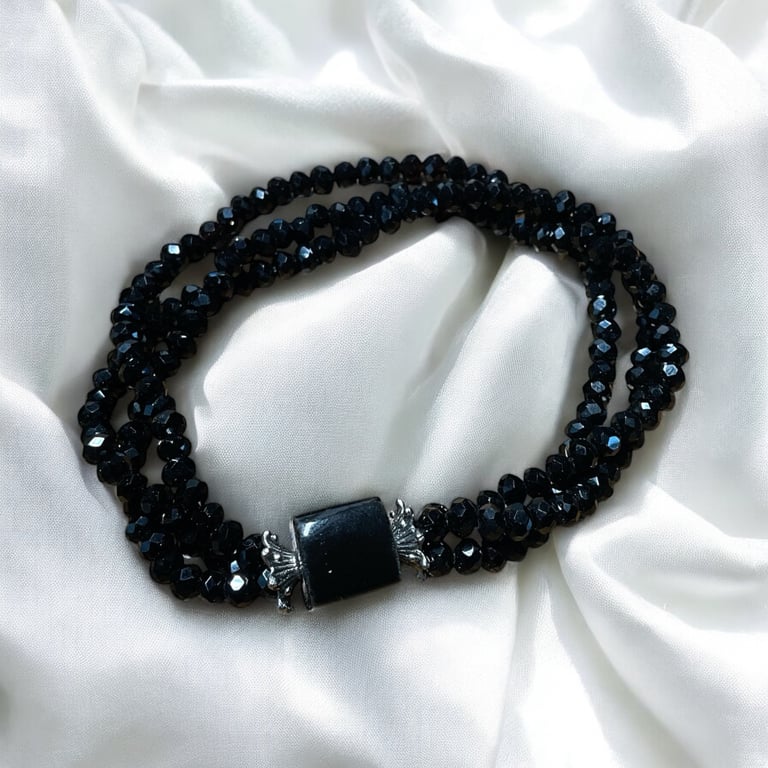 Sort armbånd 
