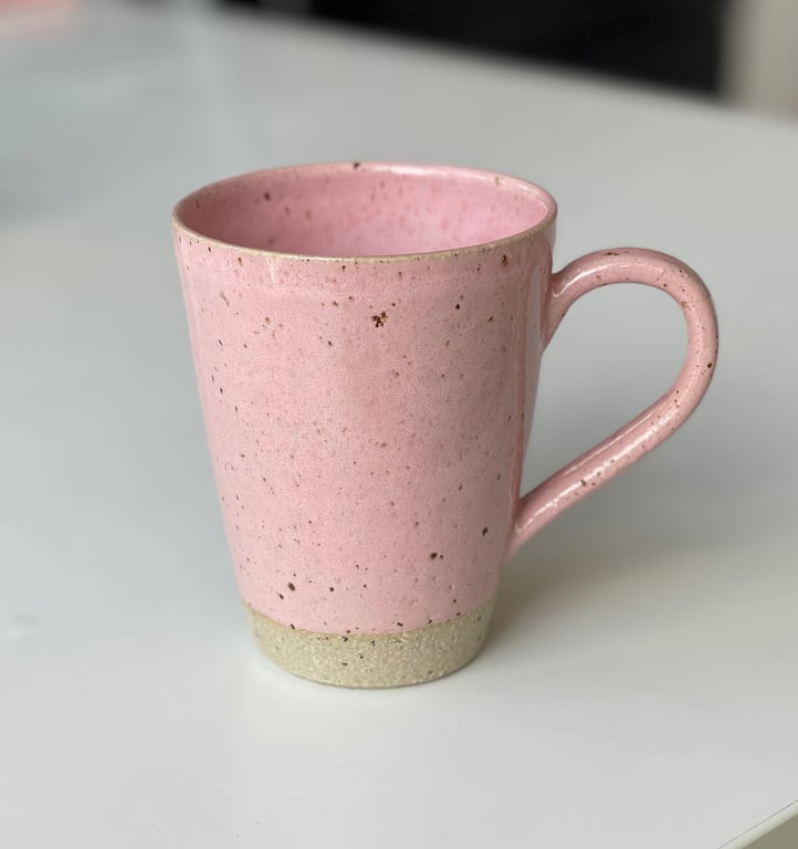 Krus m/hank, lyserød, høj, 3 dl